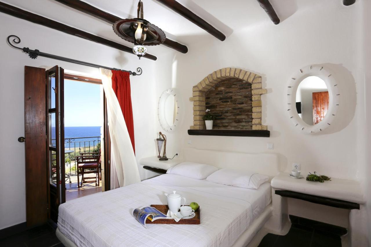 Astrolithos Boutique Hotel โมเน็มวาซี ภายนอก รูปภาพ